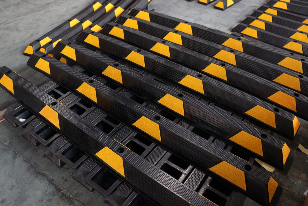 Heavy Duty Rubber Wheel Stopper for Parking Safety